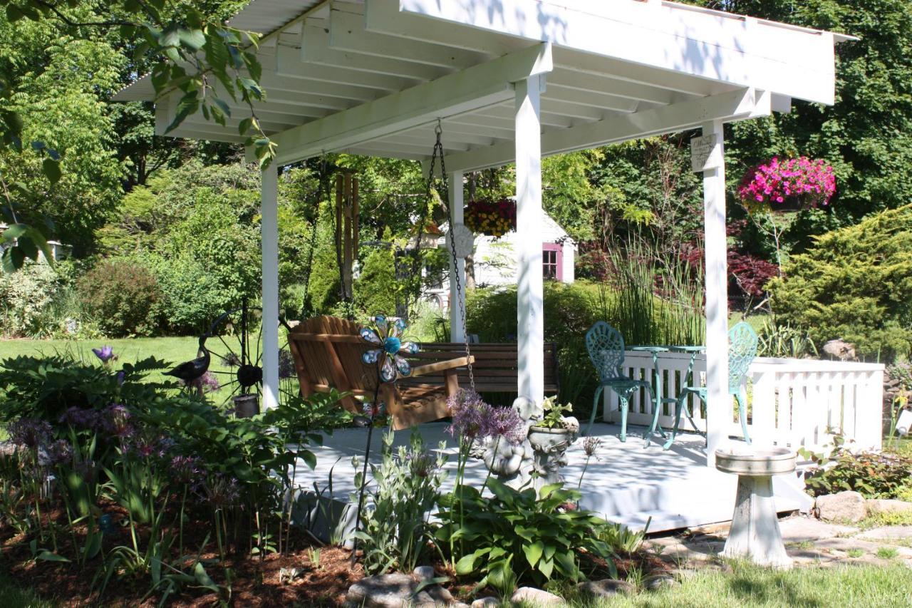 Carrousel Bed & Breakfast Cayuga Exteriér fotografie