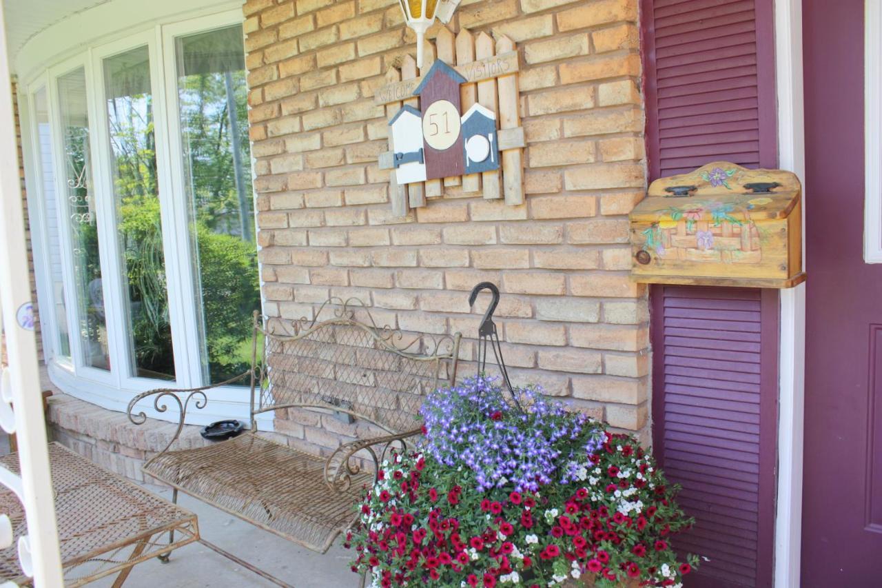 Carrousel Bed & Breakfast Cayuga Exteriér fotografie