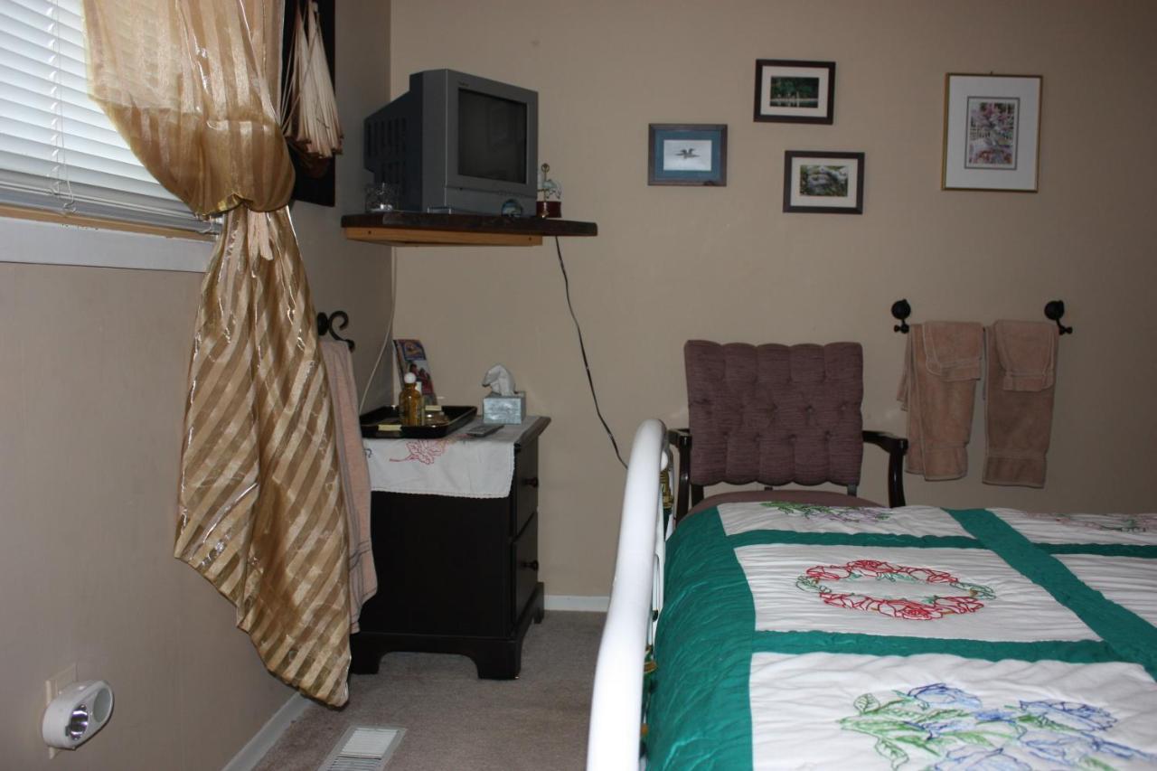 Carrousel Bed & Breakfast Cayuga Pokoj fotografie