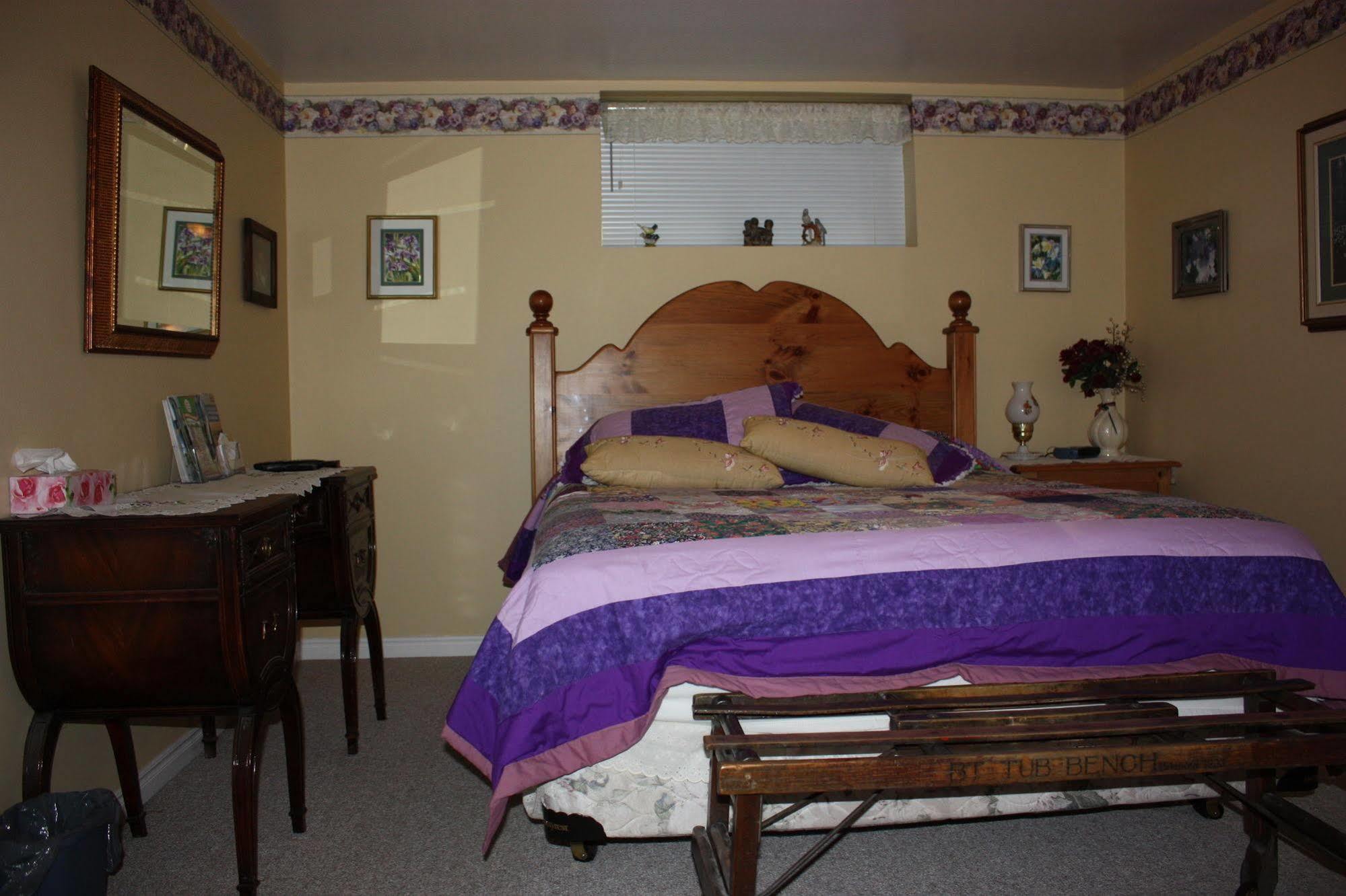 Carrousel Bed & Breakfast Cayuga Exteriér fotografie